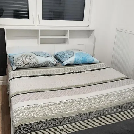 Mike Homestay